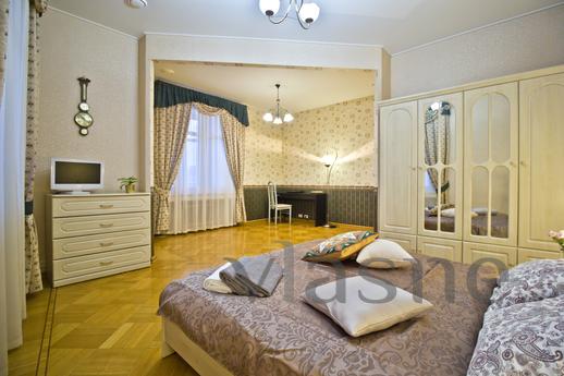 Daily Sadovaya-Chernogryazskaya St., 13 , Moscow - apartment by the day