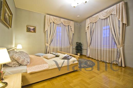 Daily Sadovaya-Chernogryazskaya St., 13 , Moscow - apartment by the day