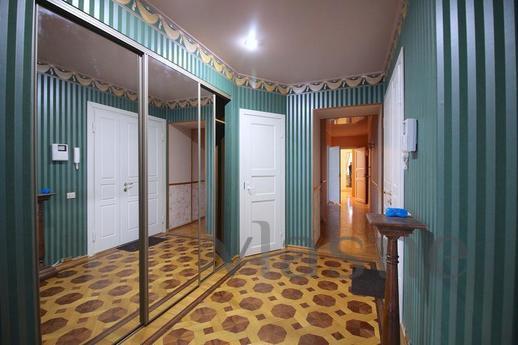 Daily Sadovaya-Chernogryazskaya St., 13 , Moscow - apartment by the day