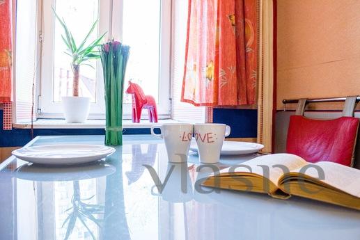Apartments with character near the subwa, Moscow - apartment by the day