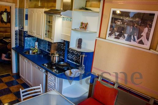 Apartments with character near the subwa, Moscow - apartment by the day