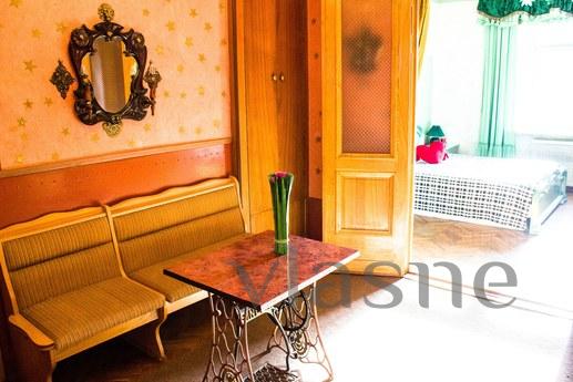 Apartments with character near the subwa, Moscow - apartment by the day