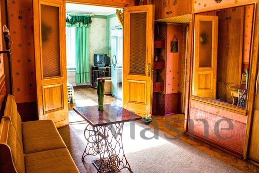 Apartments with character near the subwa, Moscow - apartment by the day