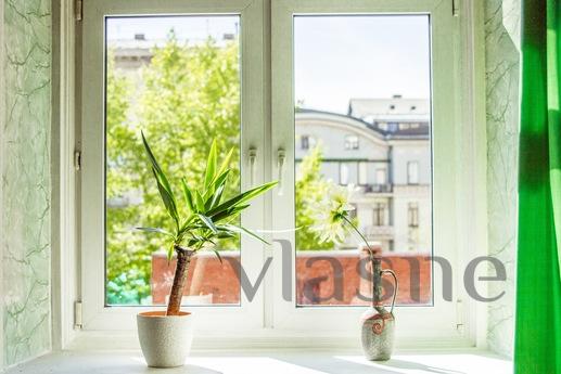 Apartments with character near the subwa, Moscow - apartment by the day