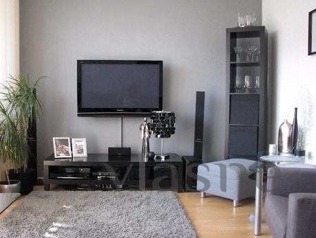 Amazingly bright, comfortable apartment in a modern comforta