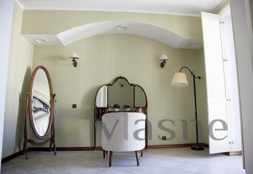 Daily Bolshoi Golovin Lane, 2, Moscow - apartment by the day