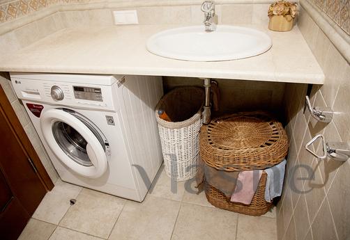 Daily Bolshoi Golovin Lane, 2, Moscow - apartment by the day