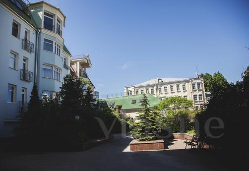 Daily Bolshoi Golovin Lane, 2, Moscow - apartment by the day