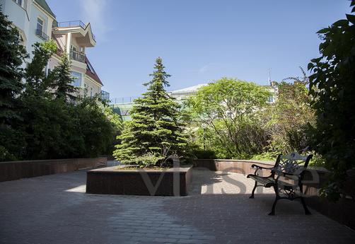 Daily Bolshoi Golovin Lane, 2, Moscow - apartment by the day