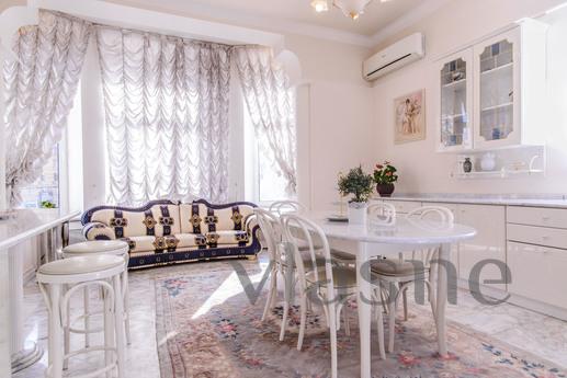 Daily Kutuzov Avenue, 18, Moscow - apartment by the day
