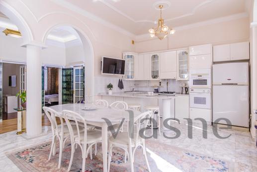 Daily Kutuzov Avenue, 18, Moscow - apartment by the day