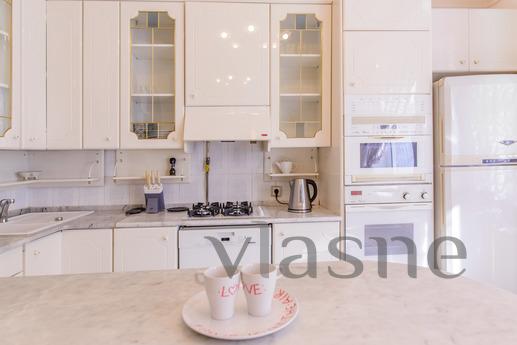 Daily Kutuzov Avenue, 18, Moscow - apartment by the day