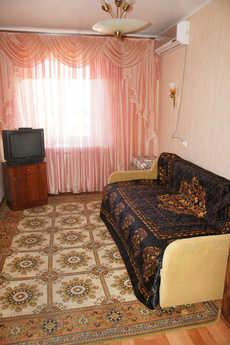 Owner. 3-bedroom apartment is on the street. they Rokossovsk
