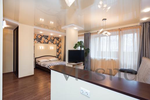 Lunacharsky 180, Yekaterinburg - apartment by the day