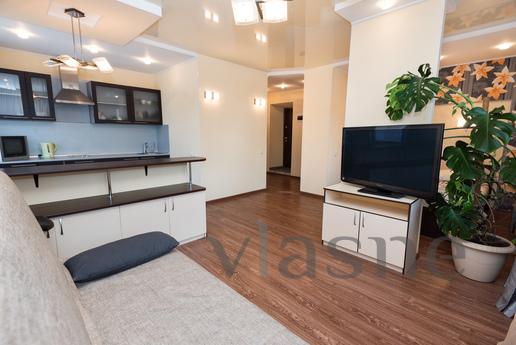 Lunacharsky 180, Yekaterinburg - apartment by the day