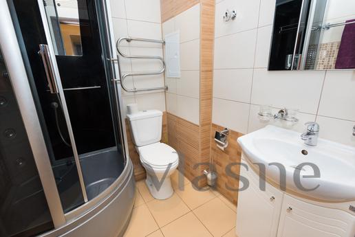 Lunacharsky 180, Yekaterinburg - apartment by the day