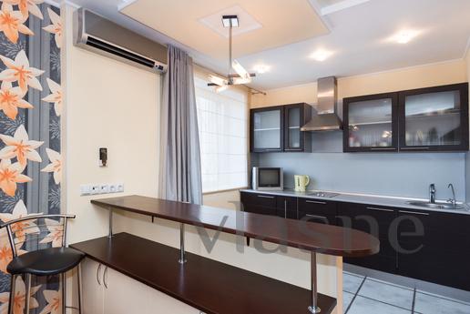 Lunacharsky 180, Yekaterinburg - apartment by the day