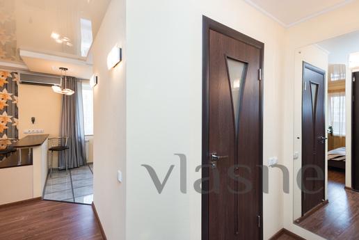 Lunacharsky 180, Yekaterinburg - apartment by the day