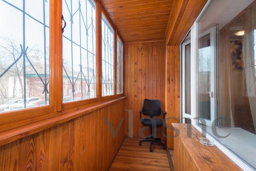 Lunacharsky 180, Yekaterinburg - apartment by the day