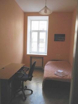 Rent a beautiful 2-bedroom apartment. Excellent transport ac