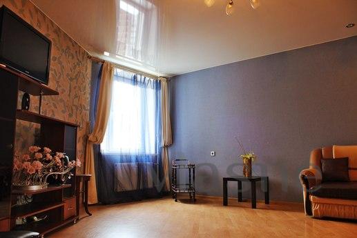 RENT TWO BEDROOM APARTMENT VERY LARGE. - 1 minute to the sub