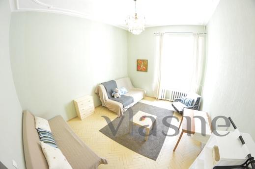 Cozy, clean and tidy apartment has everything you need, 5 mi