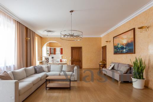 Apartments near the Hermitage, Saint Petersburg - apartment by the day
