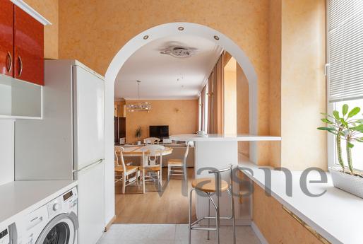 Apartments near the Hermitage, Saint Petersburg - apartment by the day