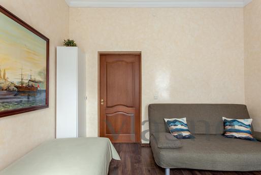 Apartments near the Hermitage, Saint Petersburg - apartment by the day