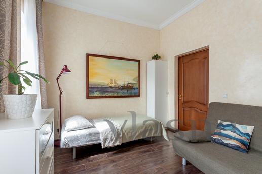 Apartments near the Hermitage, Saint Petersburg - apartment by the day
