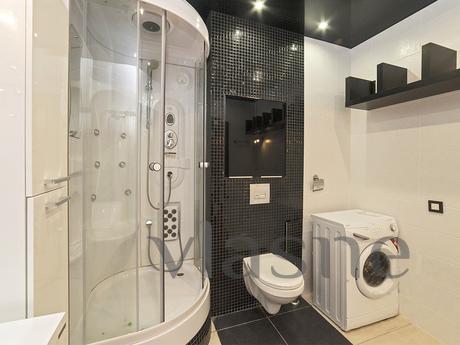 With designer renovated in the center, Yekaterinburg - apartment by the day