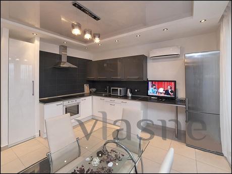 Luxury apartments in Moscow Hill, Yekaterinburg - apartment by the day