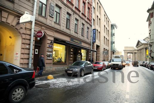 Apartments near Kazan Cathedral, Saint Petersburg - apartment by the day