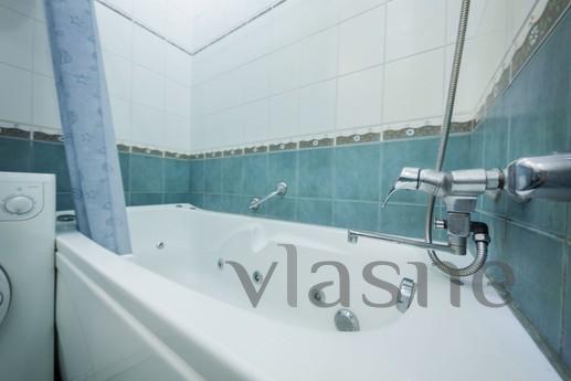 Spacious 2-bedroom flat on Chaykovskogo, Saint Petersburg - apartment by the day