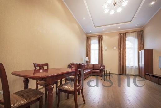2-room flat with parking in the center, Saint Petersburg - apartment by the day