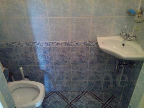large studio at m.Pokryshkina, Novosibirsk - apartment by the day