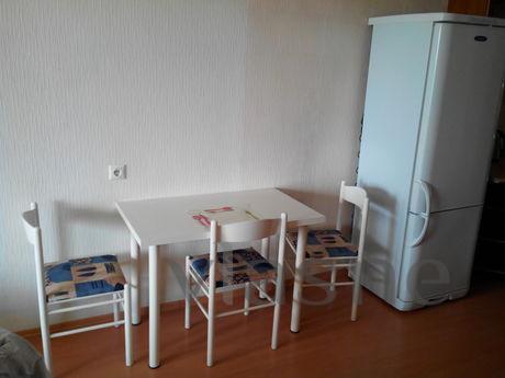 large studio at m.Pokryshkina, Novosibirsk - apartment by the day