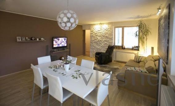 Dignified apartment furnished with modern furniture. Rooms i