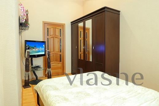 2-room apartment in Midtown, Krasnodar - apartment by the day