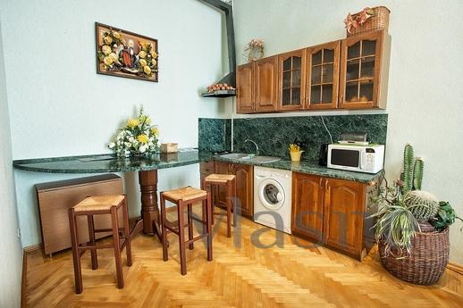 2-room apartment in Midtown, Krasnodar - apartment by the day