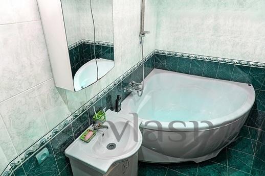 2-room apartment in Midtown, Krasnodar - apartment by the day