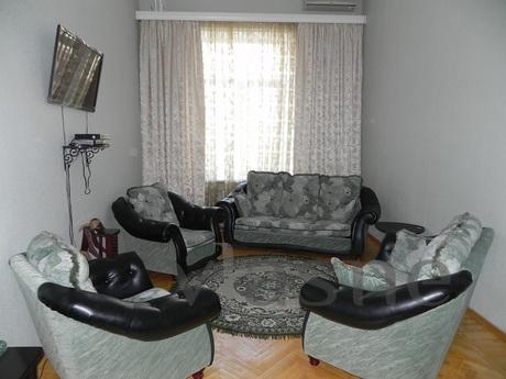 2-room apartment in Midtown, Krasnodar - apartment by the day
