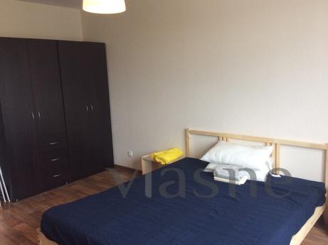 Rent a cozy, clean studio apartment next to the meters. Stel