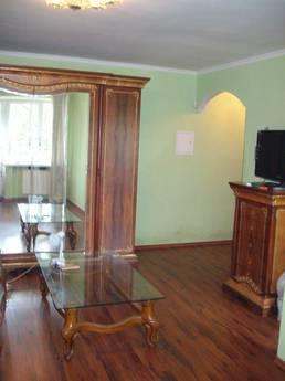 Cozy square. near m. in eq. clean. Distr, Moscow - apartment by the day