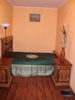 Cozy square. near m. in eq. clean. Distr, Moscow - apartment by the day