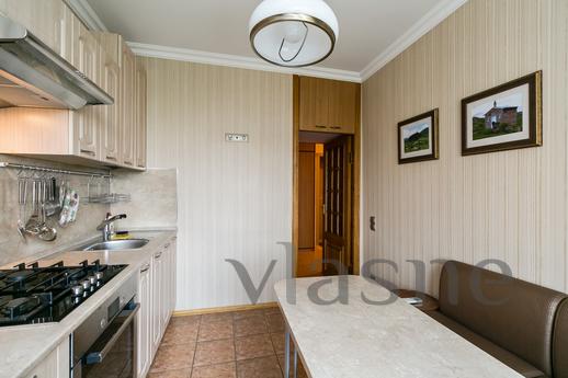 Maria Ulyanova 12, Moscow - apartment by the day
