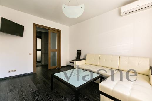 Daily Ukrainian Boulevard 6, Moscow - apartment by the day