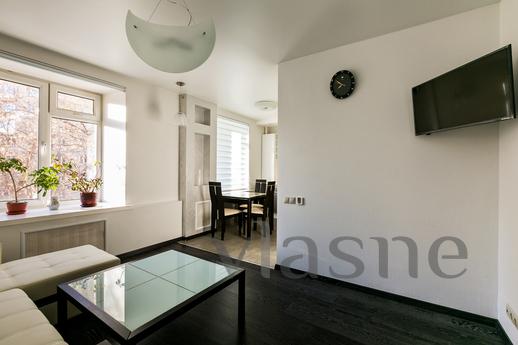 Daily Ukrainian Boulevard 6, Moscow - apartment by the day
