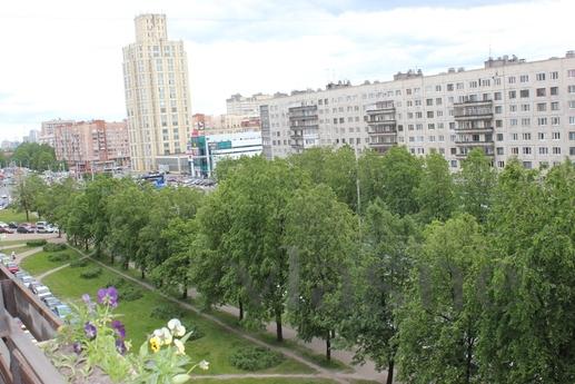 Cozy apartment near the subway, Saint Petersburg - apartment by the day