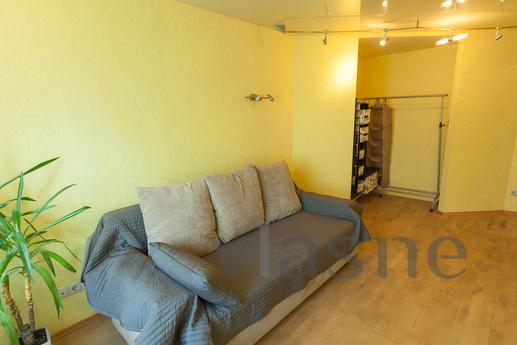 Cozy one-bedroom in the center of the me, Novosibirsk - apartment by the day